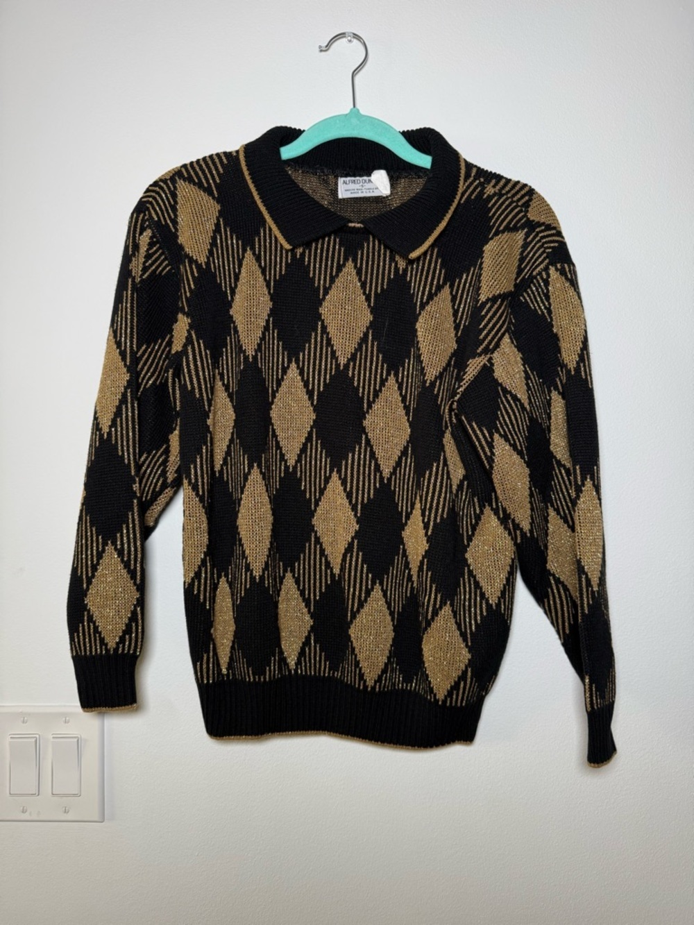 Vintage Alfred Dunner Black and Gold Argyle Crewneck Sweater